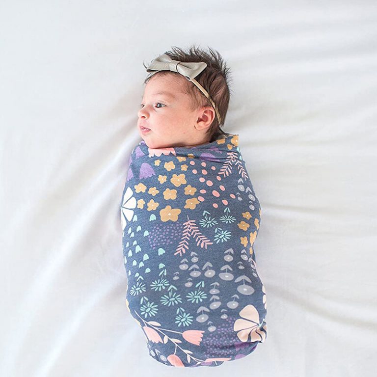 SWADDLE BLANKET