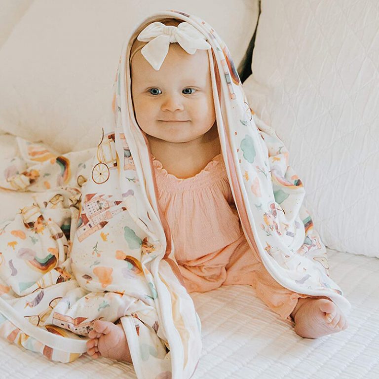 SWADDLE BLANKET